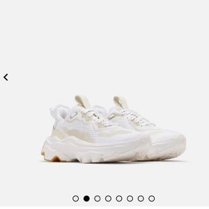 WOMEN'S KINETIC BREAKTHRU DAY LACE SNEAKER